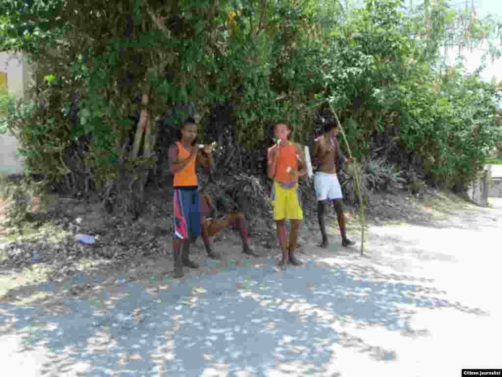 Recorrido por barrios de Santiago de Cuba @libertadorbrea