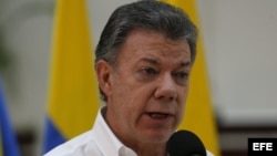 El presidente de Colombia Juan Manuel Santos ofrece declaraciones tras firmar un acuerdo con el máximo líder de las FARC. Foto de archivo.