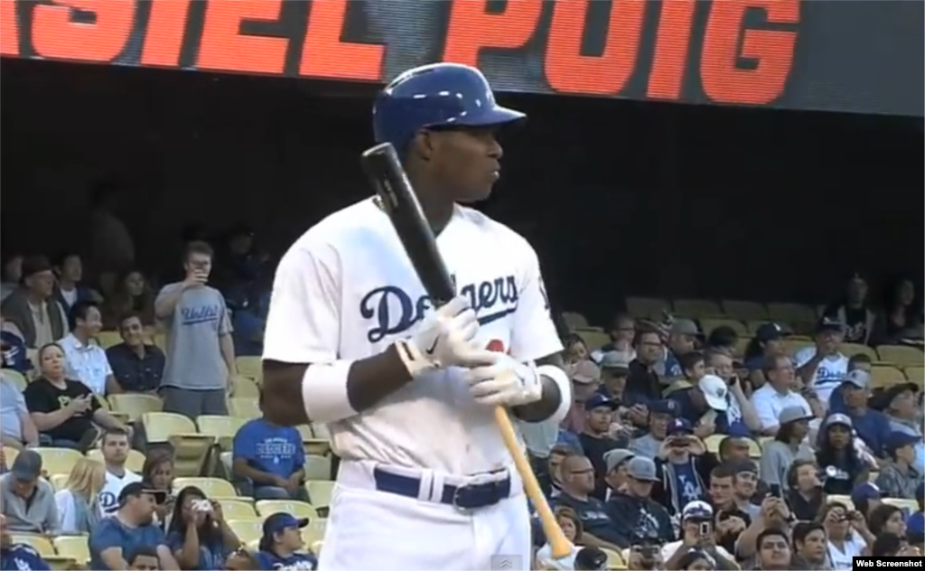 Yasiel Puig batea para .319, con 13 jonrones, 30 dobles y 9 triples. Hasta el 1 de agosto había conectado 120 imparables en 376 veces al bate.