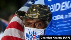 Un manifestante en la Universidad de FIU, en Miami, el 2 de noviembre de 2020. (Chandan Khanna/AFP).