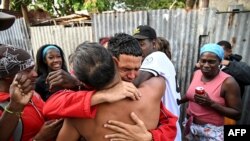 Presos políticos cubanos se reencuentran con familiares tras excarcelaciones 