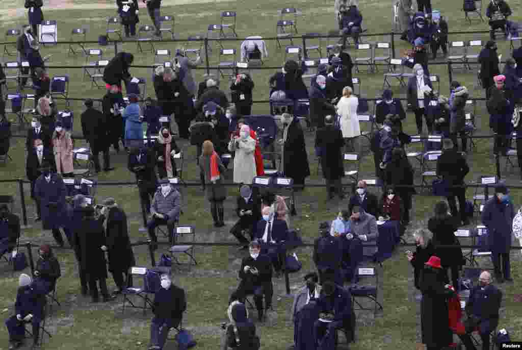 Los invitados llegan para la toma de posesi&#243;n de Joe Biden como el 46&#176; presidente de los Estados Unidos. REUTERS / Brendan Mcdermid