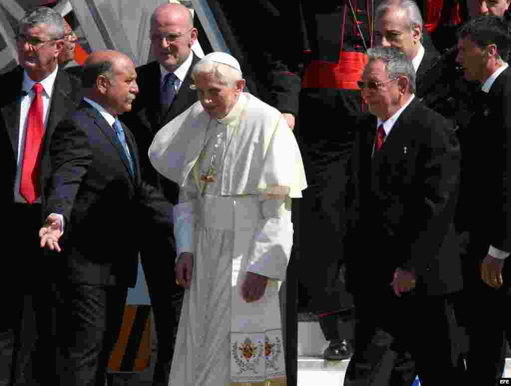 El Papa Benedicto XVI llega a Cuba