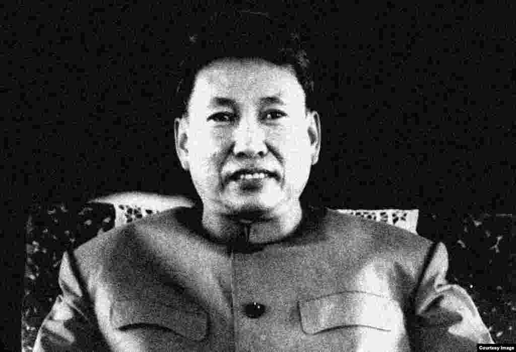 Pol Pot (1925-1998): Fue líder de los Jemeres Rojos en Camboya. Se calcula entre millón y medio a tres millones de fallecidos en el genocidio camboyano (1975-1977).