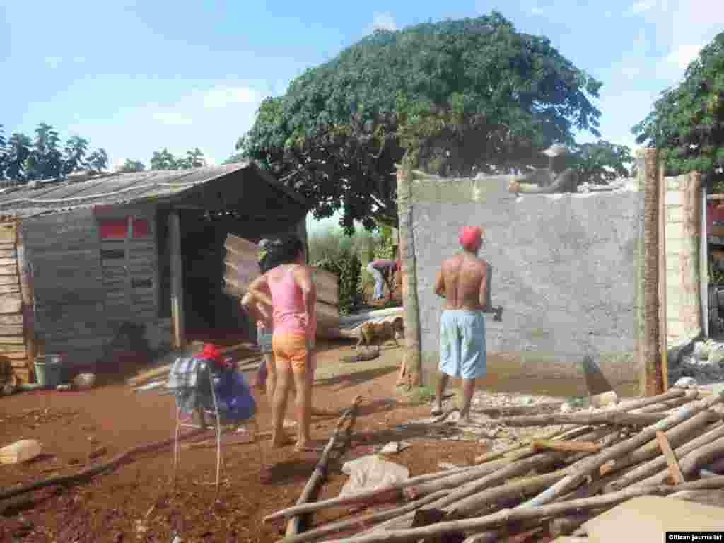 Desalojos masivos en La Cachimba, Artemisa. Jorge Bello de la Red Cubana de Comunicadores recorre el lugar.